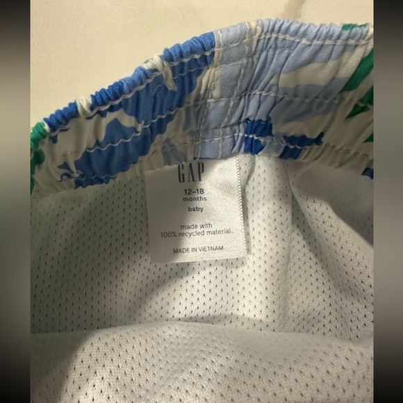 babyGap Recycled Dinosaur Swim Trunks NWT Size 12-18 Months - Picture 2 of 5